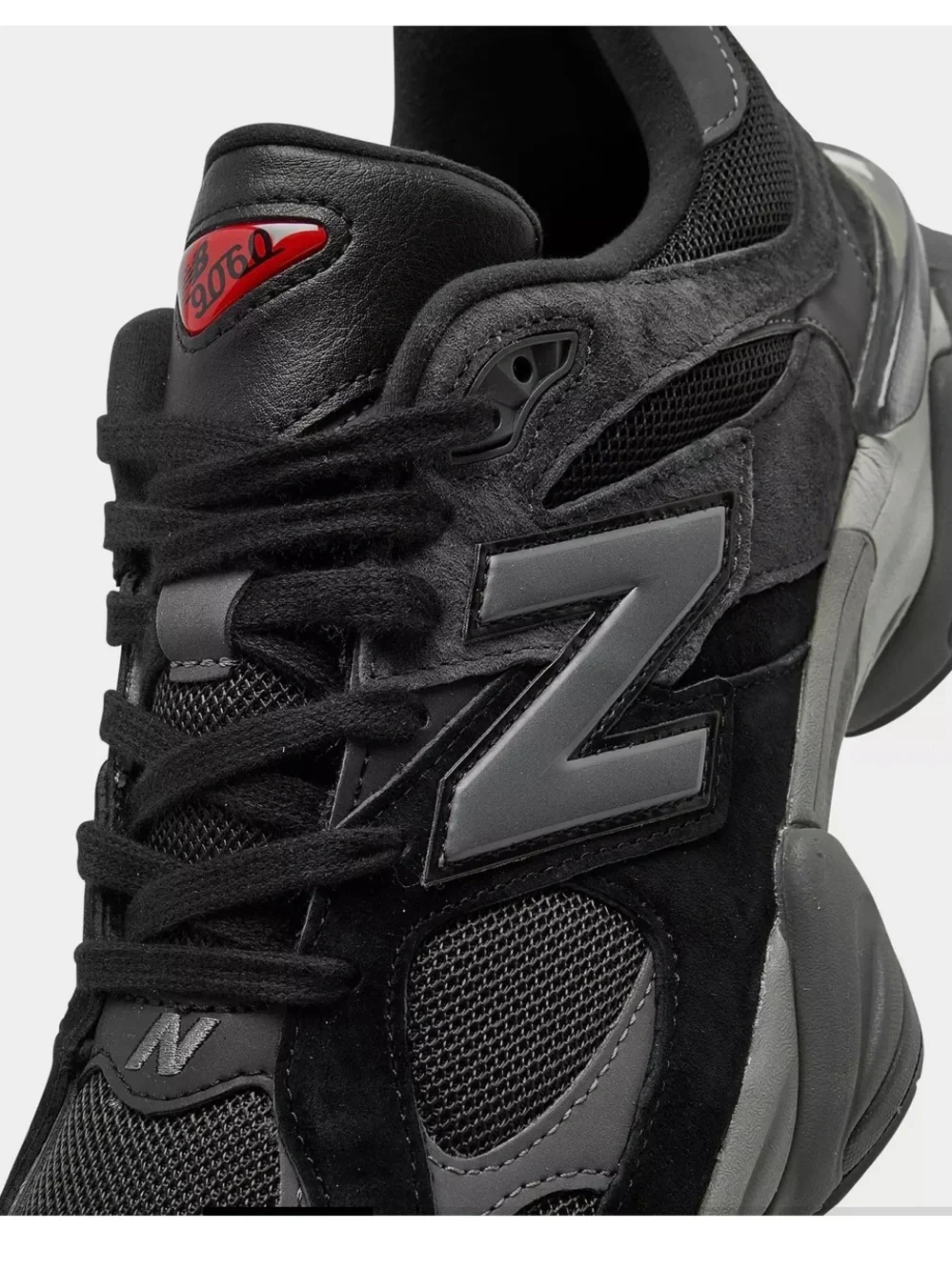 New Balance Men's 9060 Black and Gray Sneakers Sz 10